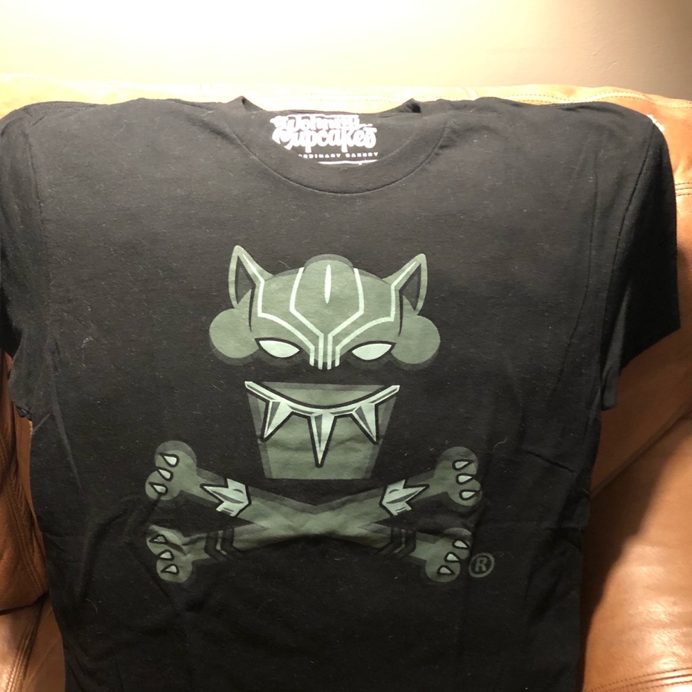 MENS Johnny Cupcakes T-Shirt!